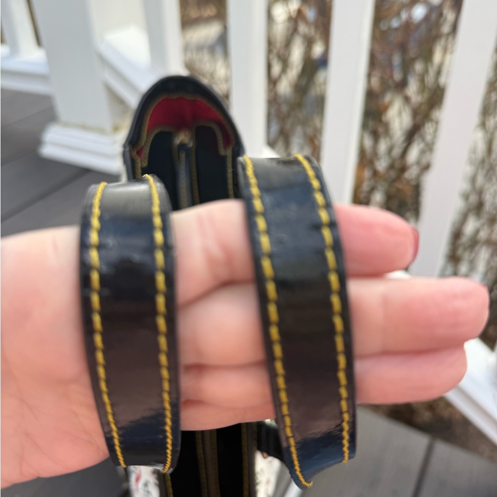 Dooney & Bourke Vintage Sweetheart Collection Tote. - Picture 5 of 5